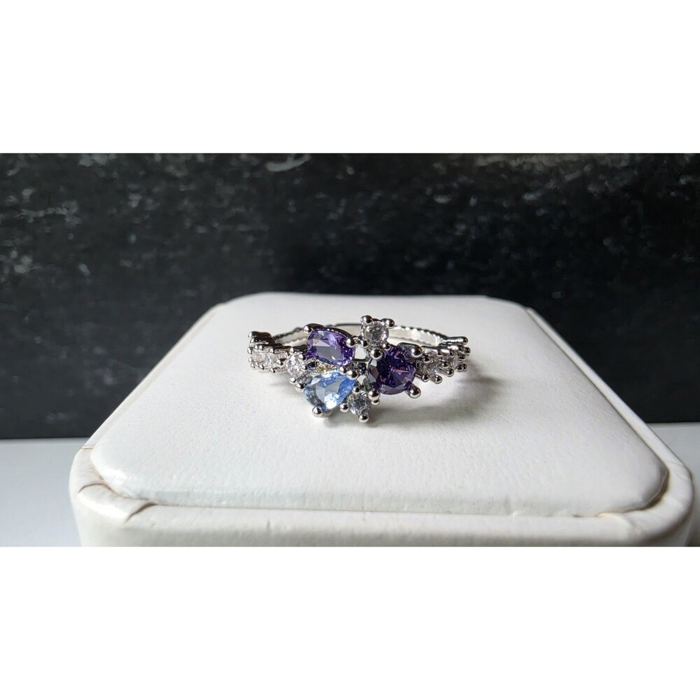 Rhinestone Silver Tone Metal Ring Size 6.5 Costume Jewelry